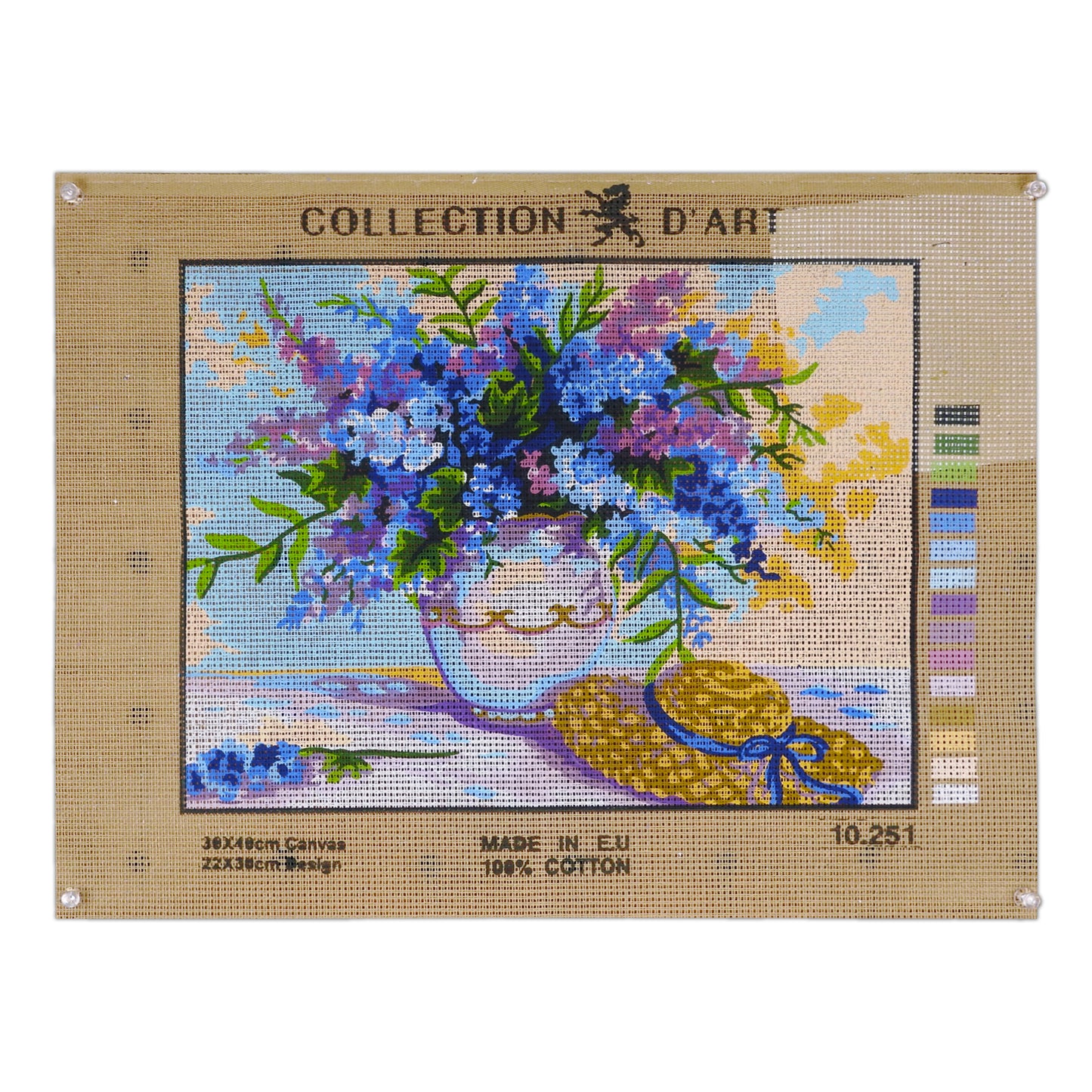 Vaso di fiori e cappello