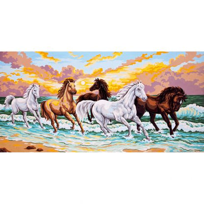 Cavalli che galoppano in spiaggia