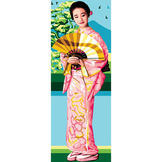 Ragazza orientale in abito rosa