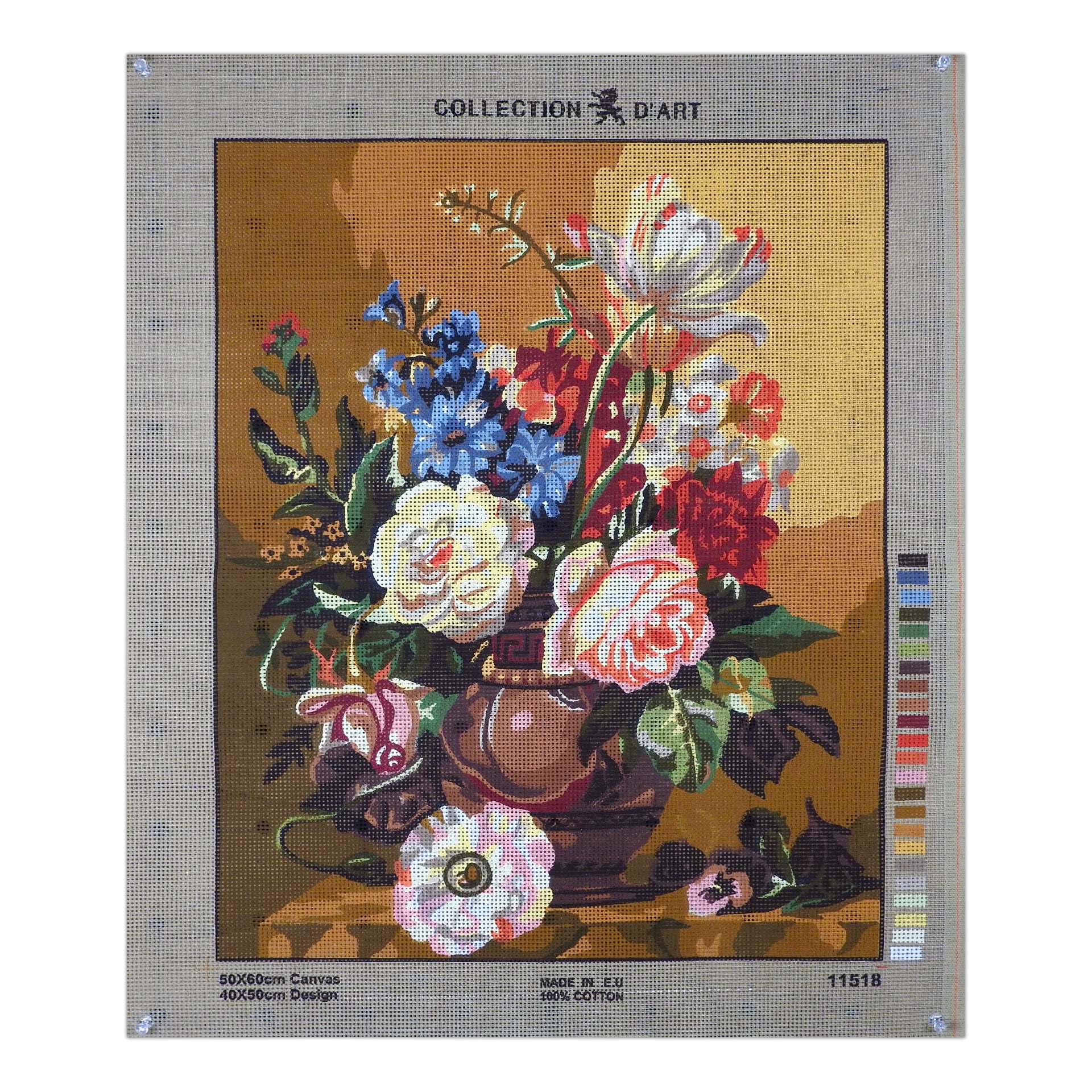 Il vaso in ceramica pieno di fiori