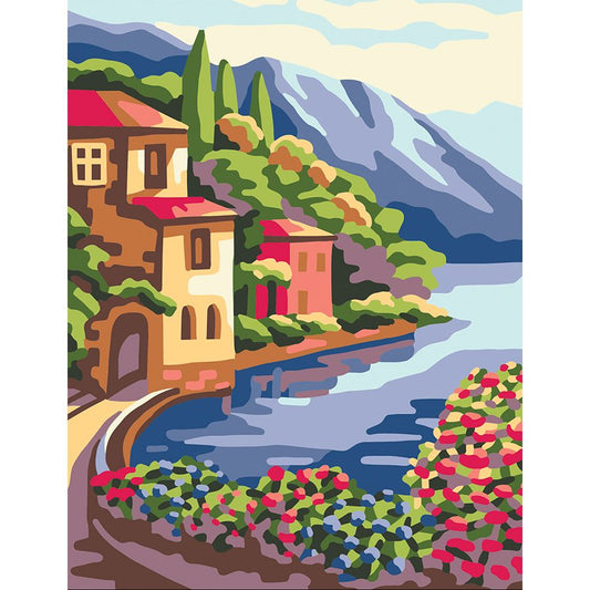 La strada e le case del lago