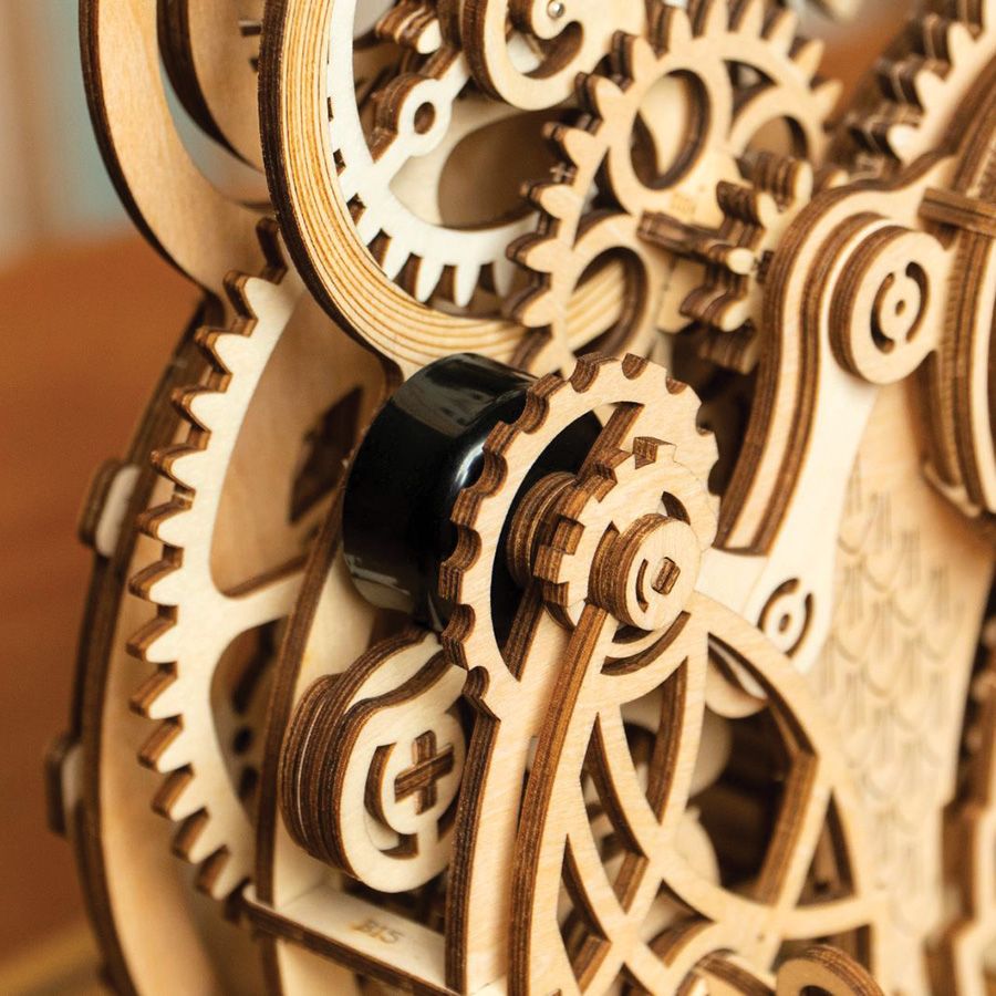 Orologio da parete con gufo