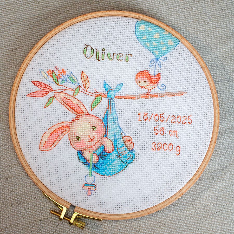 Ricamo per annuncio di nascita di un bambino