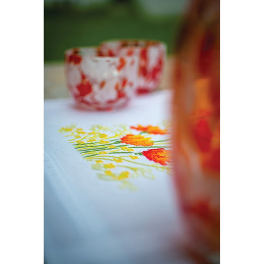Farfalle e fiori arancioni